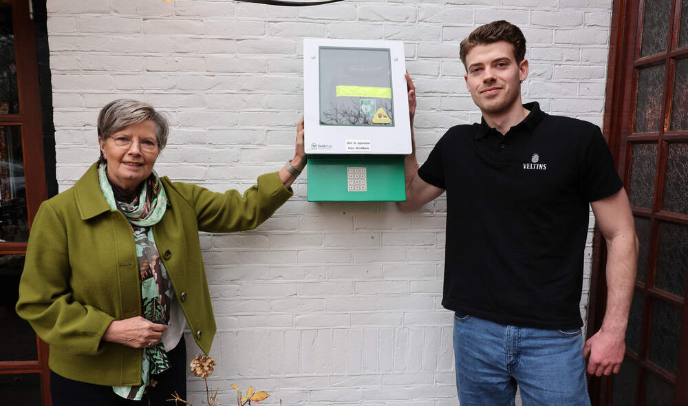 Apeldoorn heeft volledig dekkend AED-netwerk met 140 apparaten