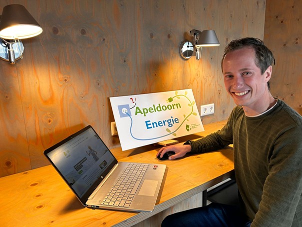 Energiecoöperatie deA opent fysieke overstapservice voor lokale groene energie in Apeldoorn